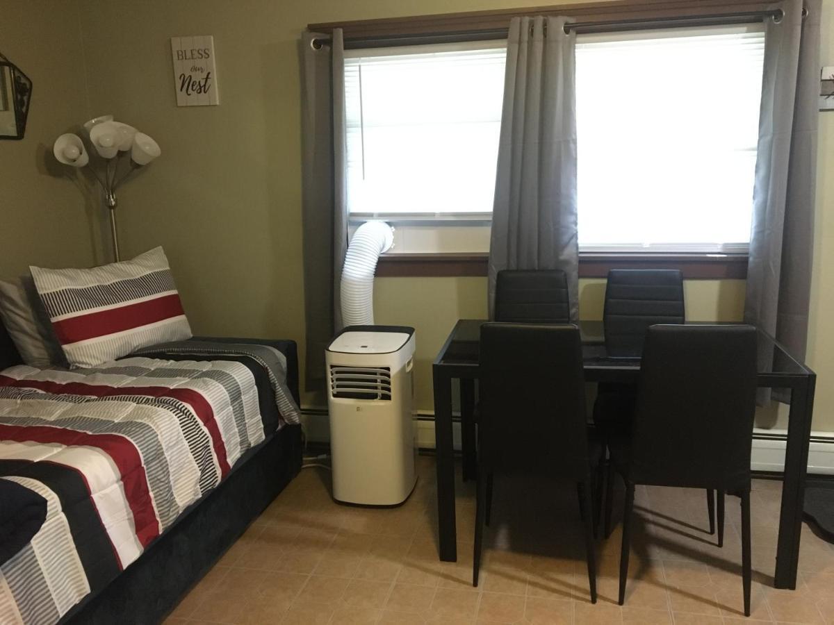 Home Away From Home, Recently Renovated North Troy 外观 照片